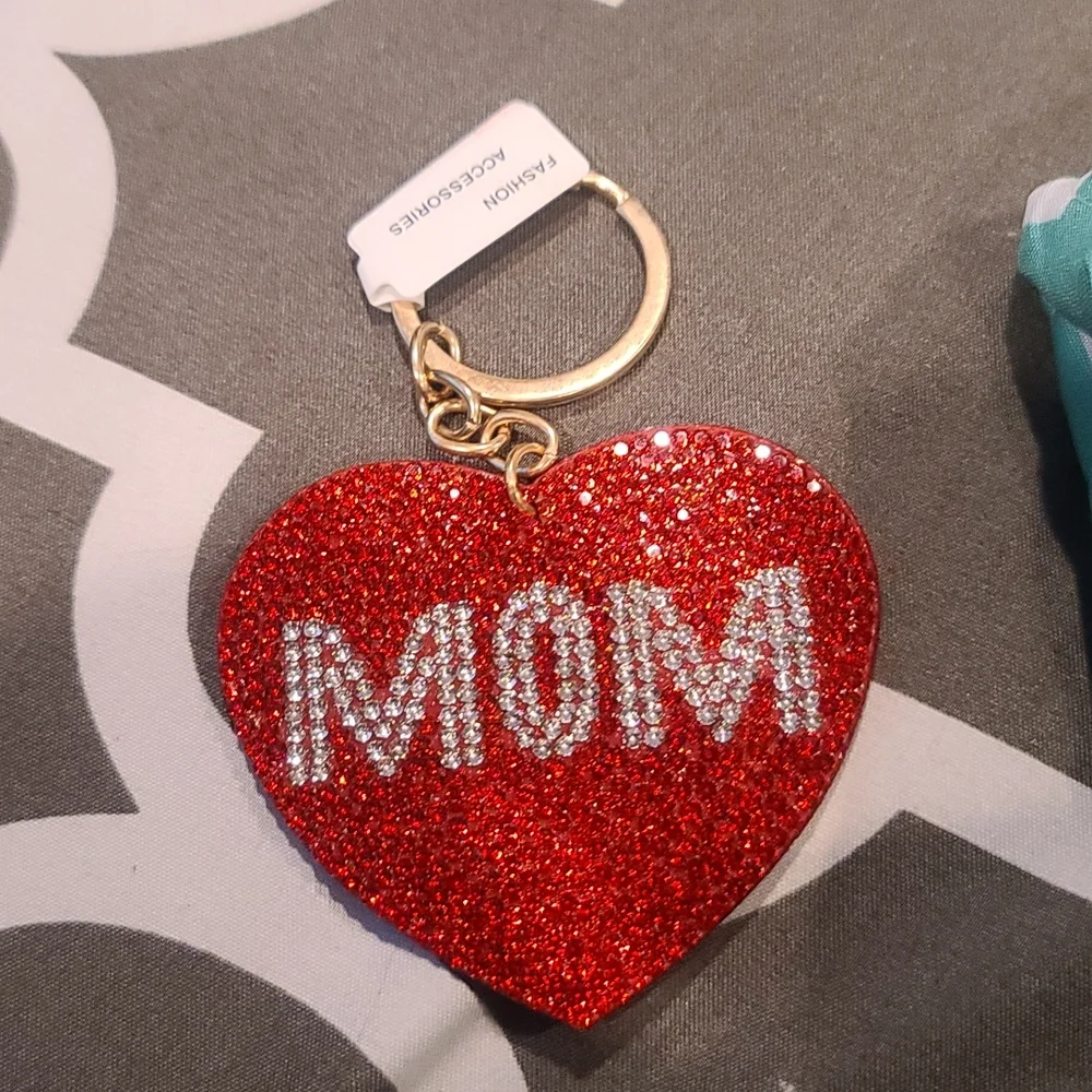 ❤️10/$40 New MOM keychain